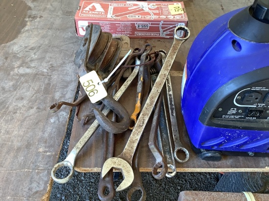 Wrenches & Pulley