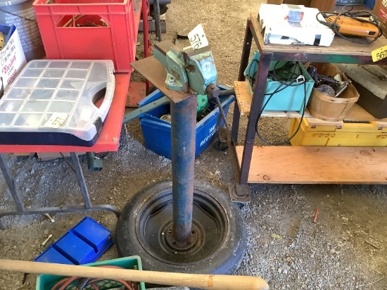 Pedestal Vise