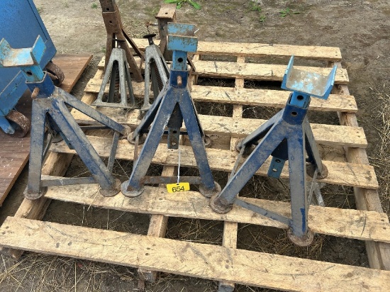 3 Blue Jack Stands