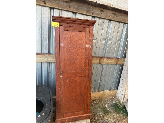 Oak Gun Cabinet with Lock