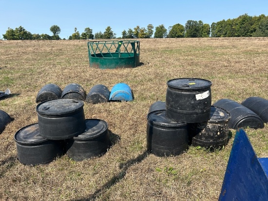 6 Plastic Tubs
