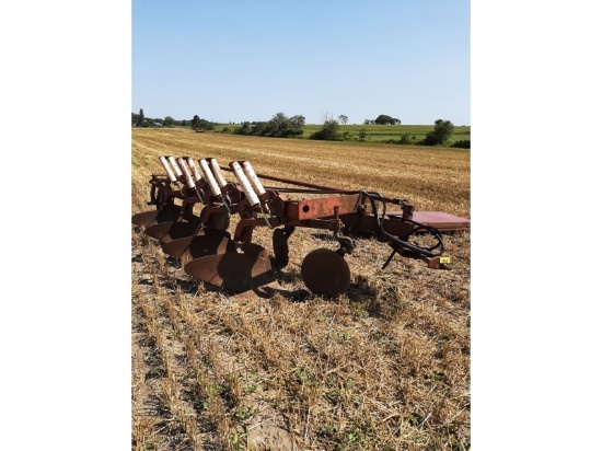 International 710 Automatic Reset Plow