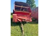 New Holland 8 Crop Carrier Forage Wagon