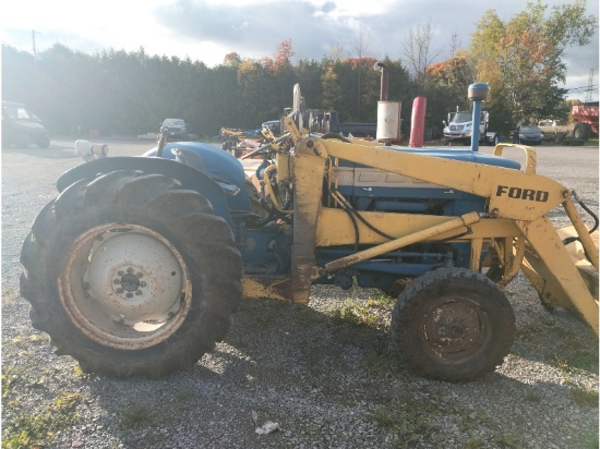 Ford 3000 Tractor with Loader