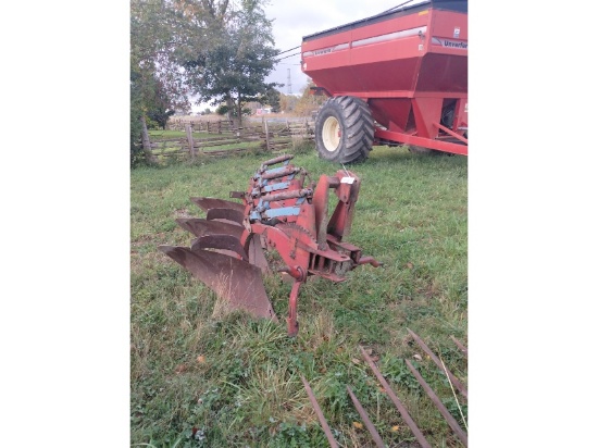 Overum 3 Furrow Plow
