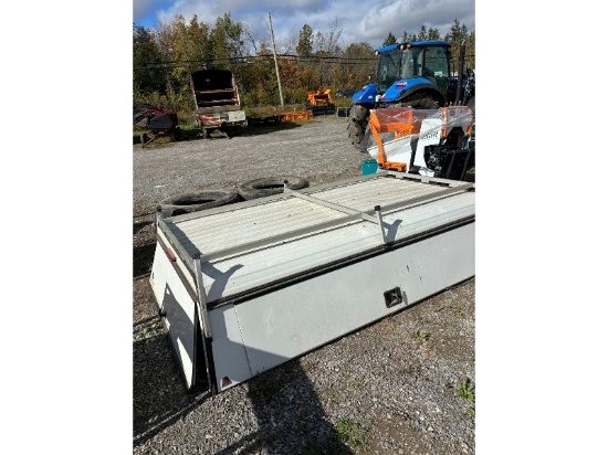 8' Leer Truck Cap
