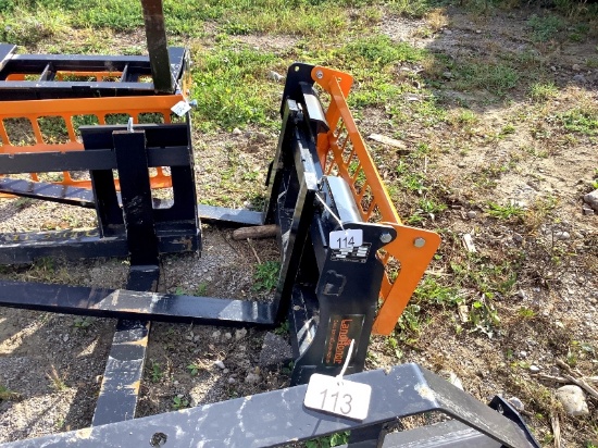 New Land Honor Skid Steer Pallet Fork