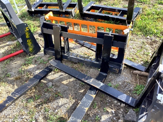 New Land Honor Skid Steer Pallet Fork