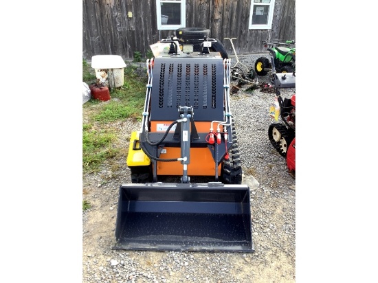 New Land Hero Mini Skid Steer Loader