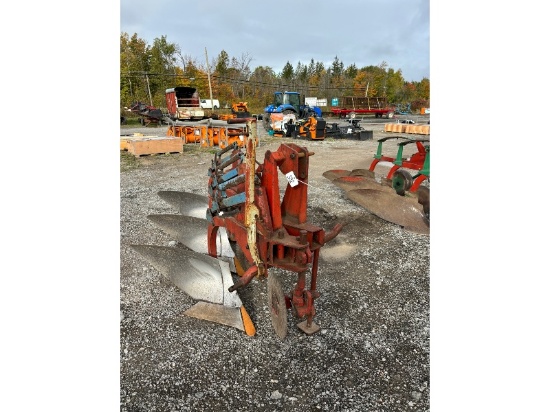 Overum 3 Furrow Manual Adjust Plow