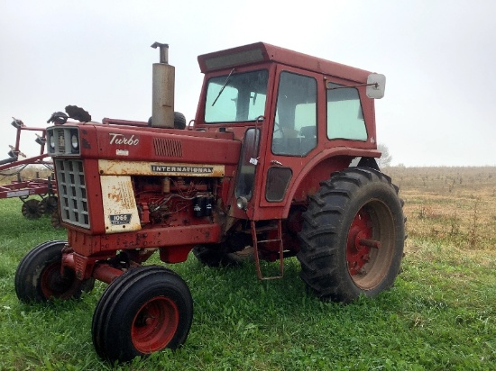 International 1066 Cab Tractor