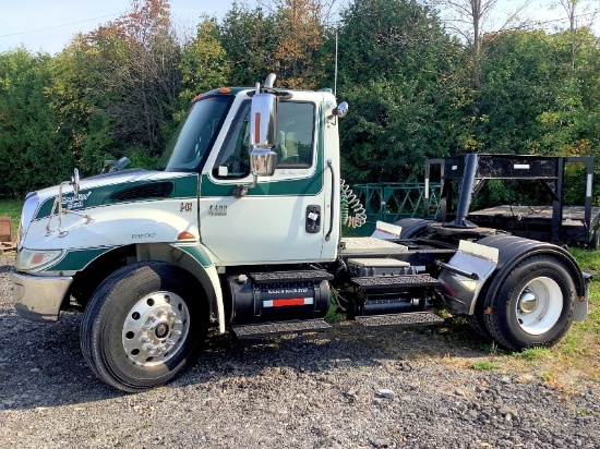2002 International 4400 Single Axle Truck - Has Ownership
