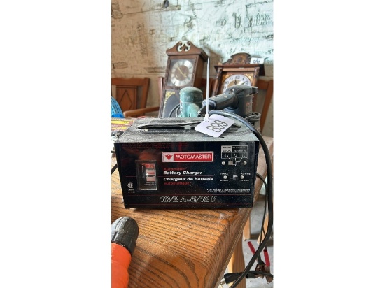 MotoMaster Battery Charger