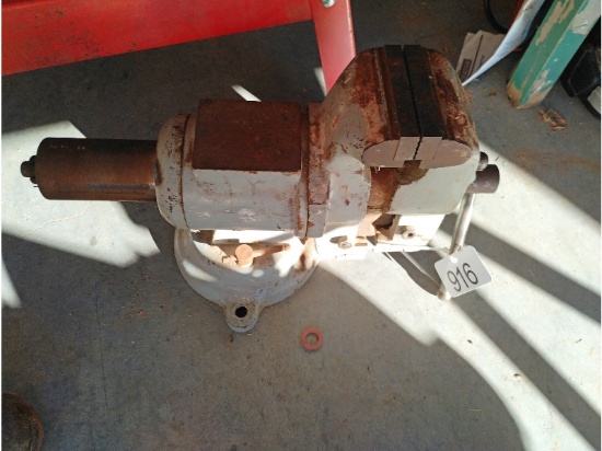Swivel Vise