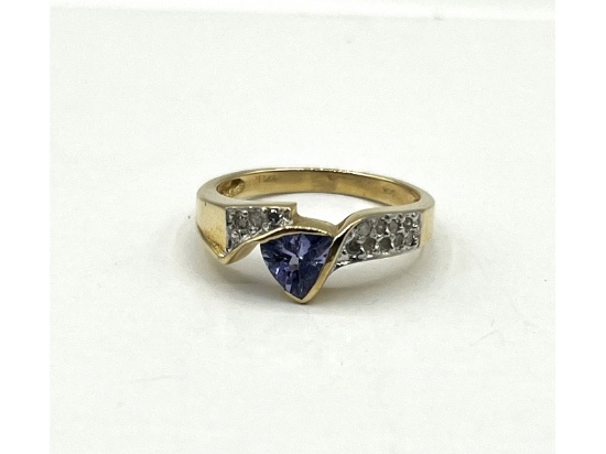 14KT Yellow Gold Natural Tanzanite with Diamond Ring
