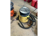 Genie 6 Gallon Wet/Dry Vac - Working