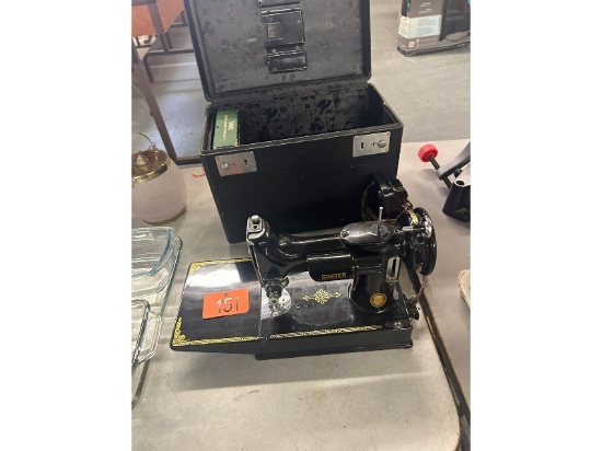 Singer Featherlite Sewing Machine