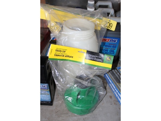 New John Deere Ultra Clean Oil Drum & Lid