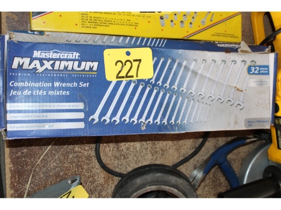 New Mastercraft Combination Wrench Set