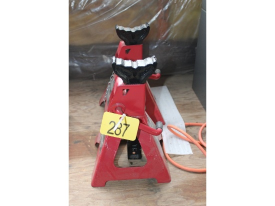 2 Jack Stands