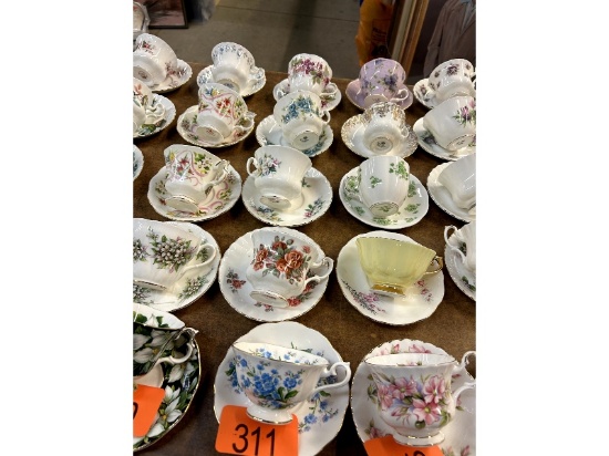 5 Royal Albert Cups & Saucers