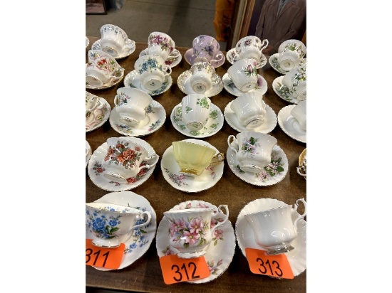 5 Royal Albert Cups & Saucers