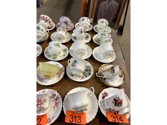 5 Royal Albert Cups & Saucers