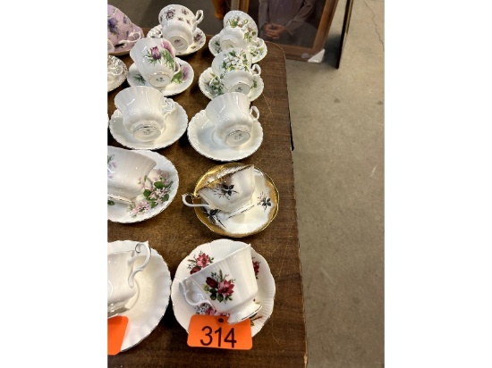 5 Royal Albert Cups & Saucers