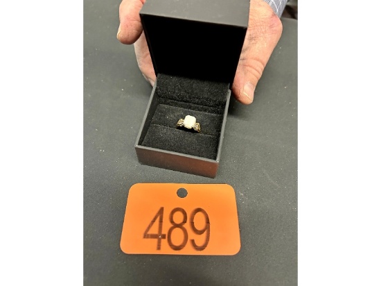 10kt Gold Ring With Opal