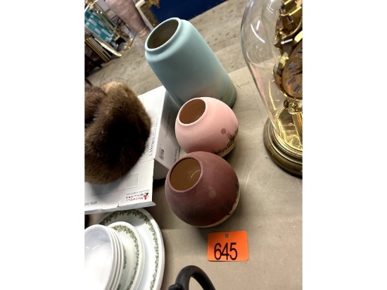3 Vases