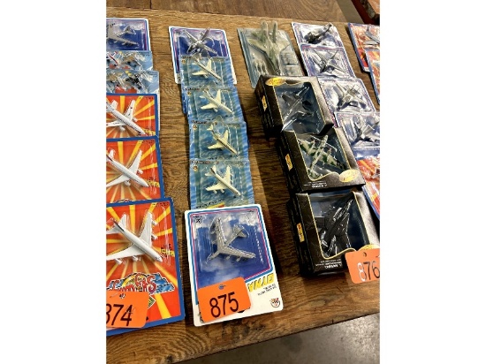 6 Toy Planes
