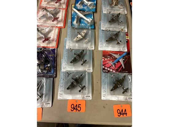 5 Die Cast Model Planes
