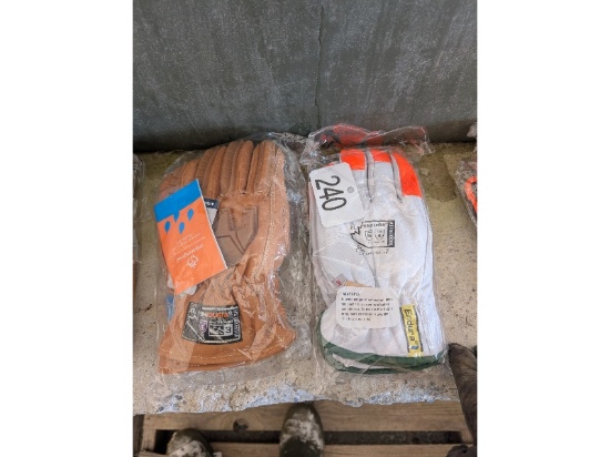 2 Pairs of XL Endura Insulated Gloves
