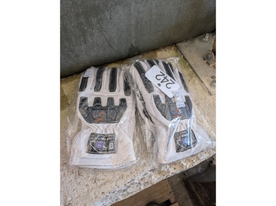 2 Pairs of New Large Insulated Gloves