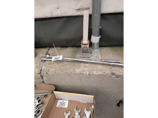 2 Breaker Bars