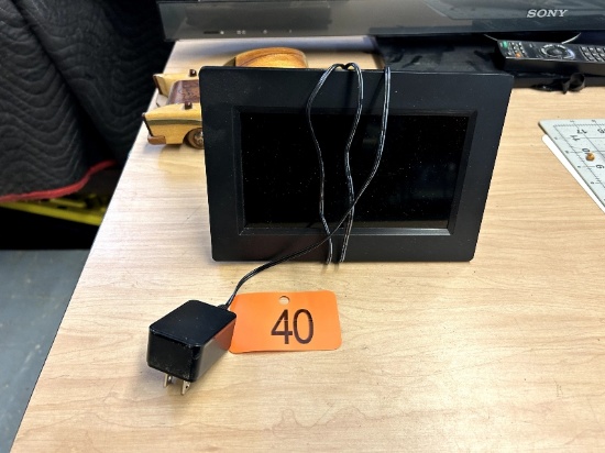 Digital Frame & Wooden Car