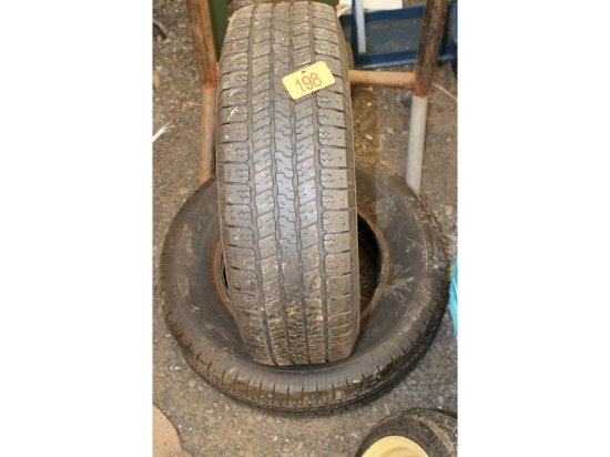 2 Goodyear 245/70R17