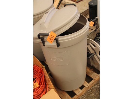 2 Garbage Cans