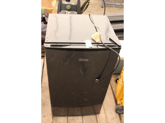 Like New Midea Fridge