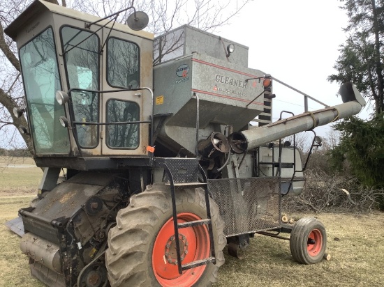 Gleaner L Combine - As is