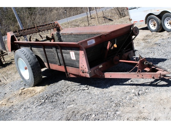 International 155 Manure Spreader
