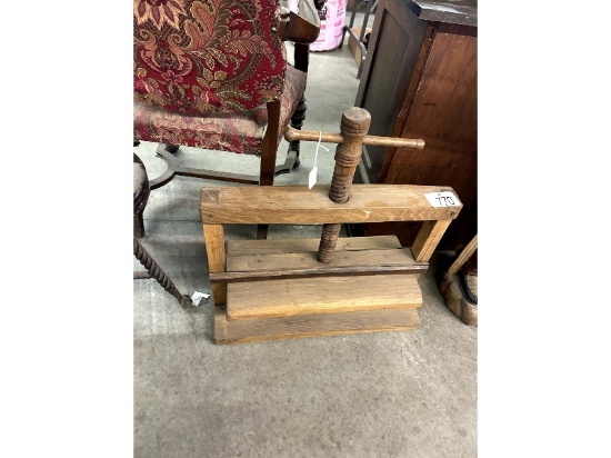 Antique Linen Press
