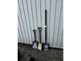3 Shovels