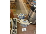 2 Tea Pots