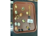 Tray of Cameos & Broaches