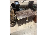 Hump Back Trunk