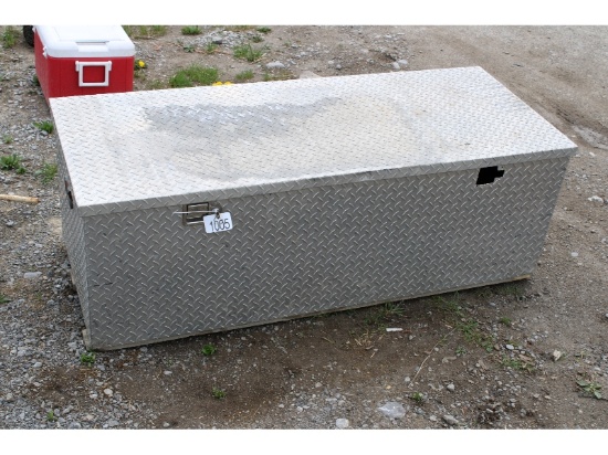Checker Plate Truck Toolbox With Lock