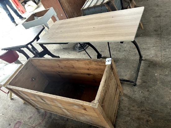 Shipping Crate & Table