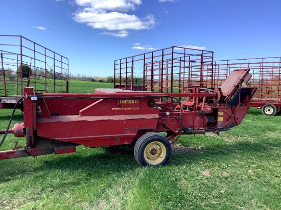 New Holland 311 Square Baler With 70 Belt Thrower - Works Great