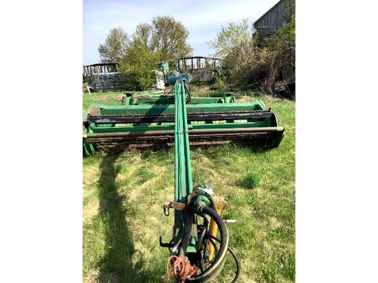 John Deere 300 12' Centre Pivot Haybine